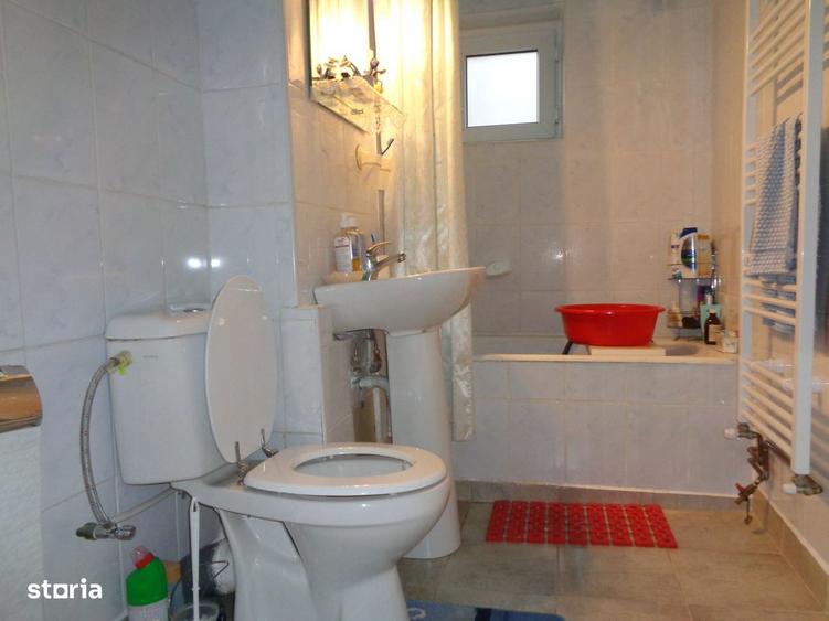 Apartament 3 camere decomandat 2 bai balcon centrala proprie - 1