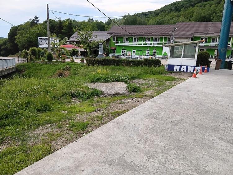 Vand pensiune si hotel la DN7/E81 Pitesti- Rm Valcea, teren 4 ha, 25euro/mp - 8