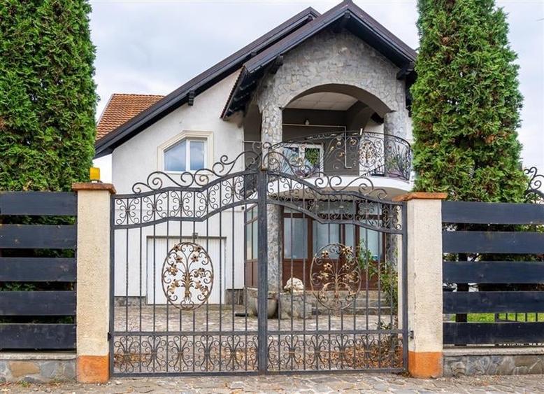 Film! Resedinta cu personalitate,piscina, comod amplasament, 1.000 mp teren - 2