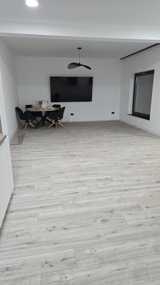 Casă de vânzare cu 3 camere, zona Lazu - 3