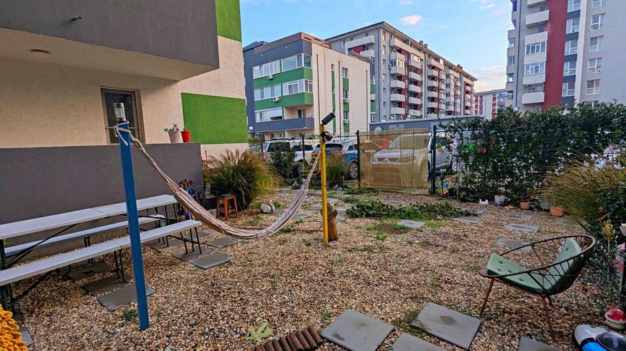 Metrou Bercen,  Apartament 2 camere, curte, decomandat, comision 0% - 8