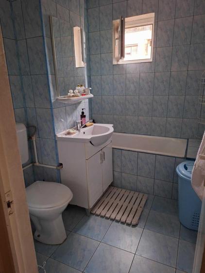 Apartament 3 camere  decomandat , zona  Cetate - 7