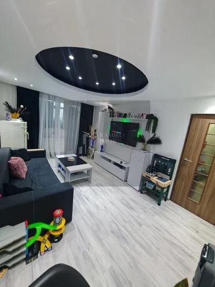 Apartament cu 3 camere decomandat în Brâncoveanu