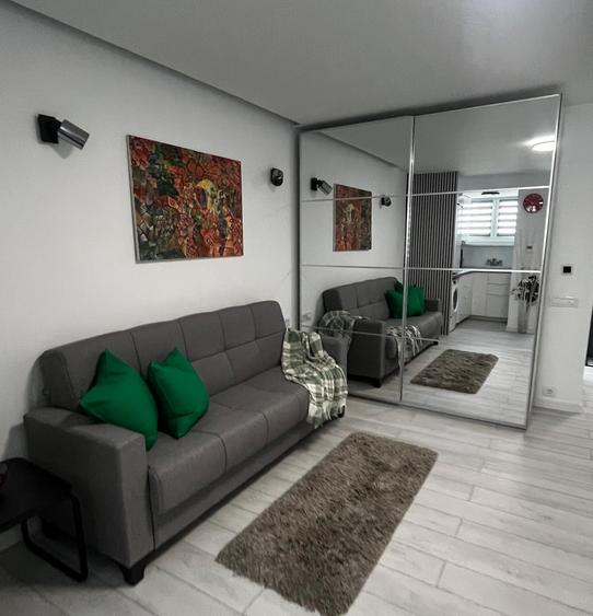 Garsonieră de lux, ultracentral, ultrafinisata în bloc solid, 2 lifturi - 1