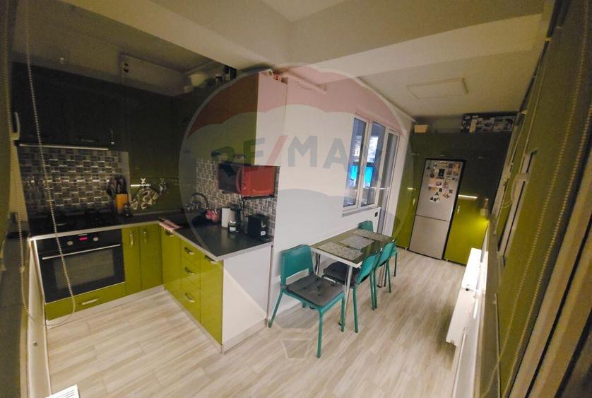 Vanzare apartament 3 camere - 8