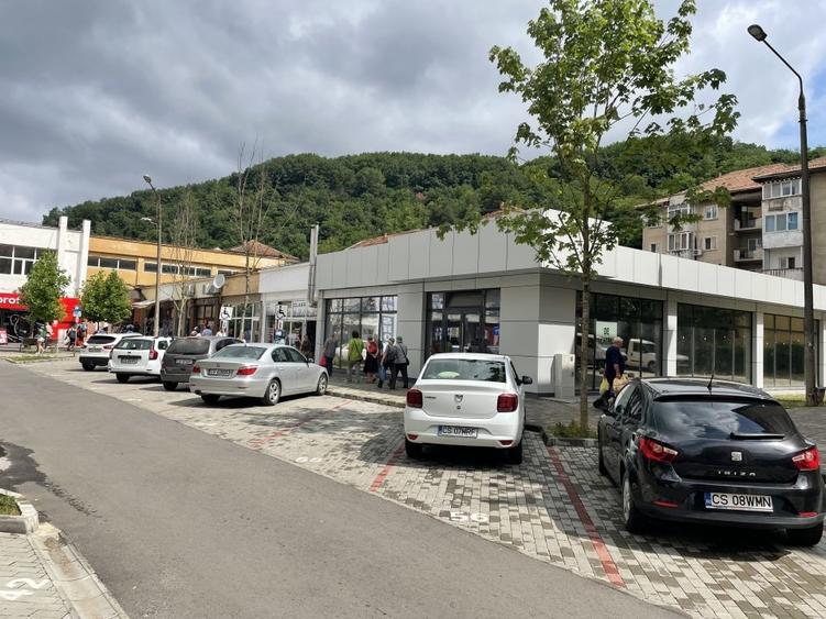 Inchiriez spatiu comercial central 500m2 - 7