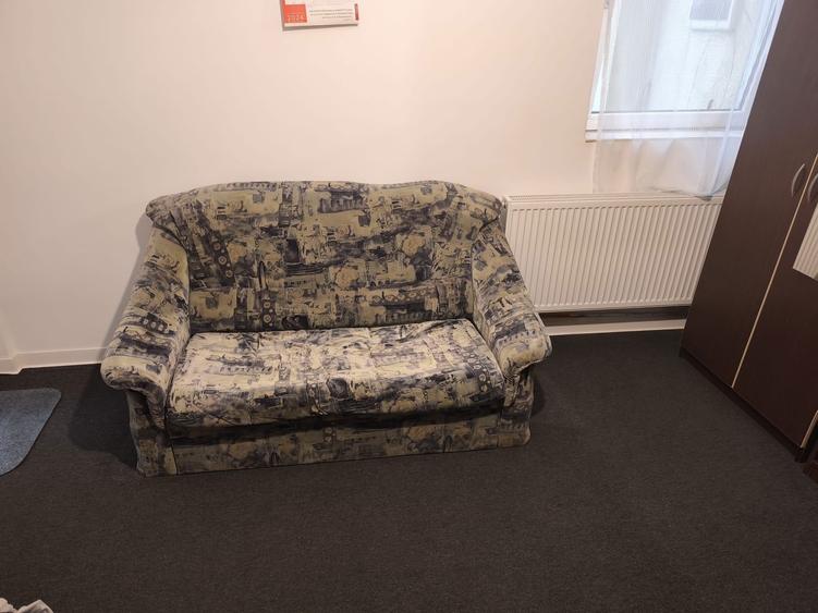 Inchiriez Garsoniera la Curte - 4