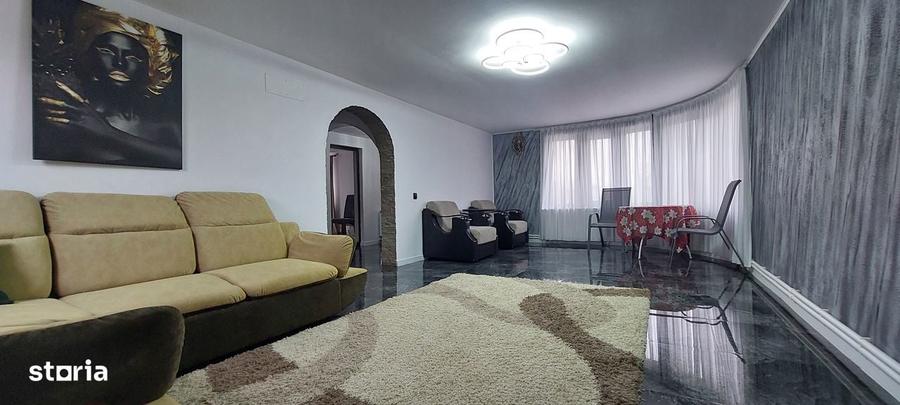 Casa spa?ioasa cu piscina ?i teren 1507 mp in Sat Costi - 16