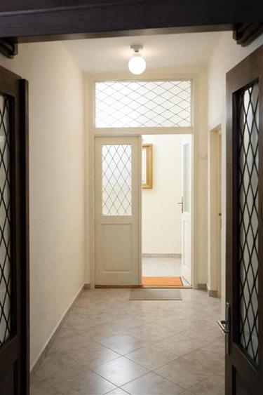 Nivel in vila, cu intrare si gradina proprie, loc parcare, Central, Brasov - 8