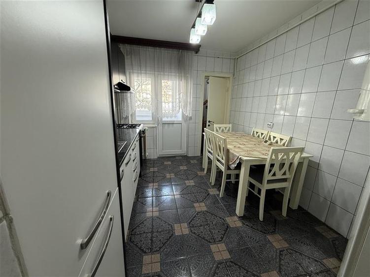 Cascada, Etaj 1, Apartament 3 Camere, mobilat si utilat complet - 11