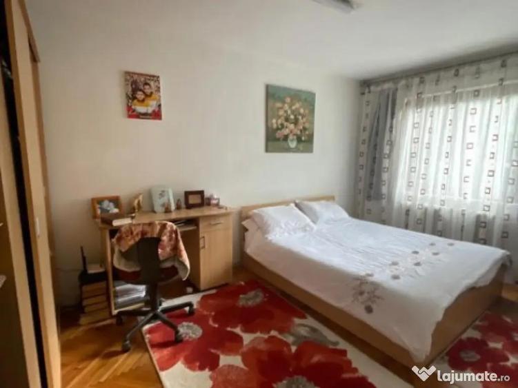 Apartament de vanzare cu 3 camere, 81 mp, zona Victor Babes - 2