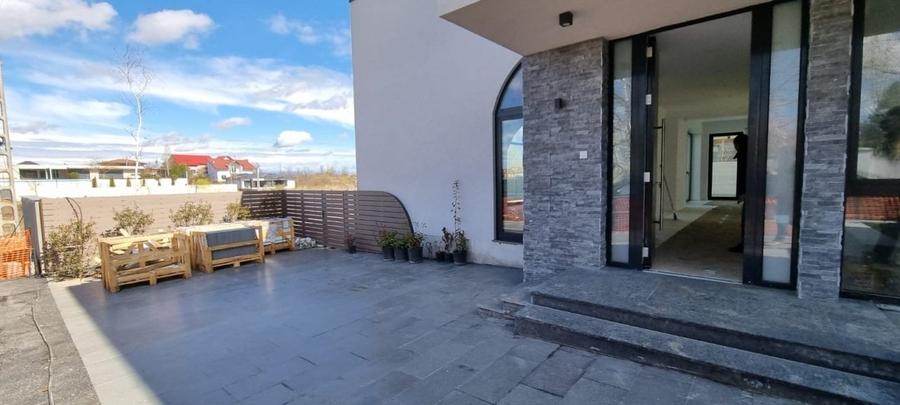 Vila Lux cu vedere la LAGUNA ALBASTRA - 15