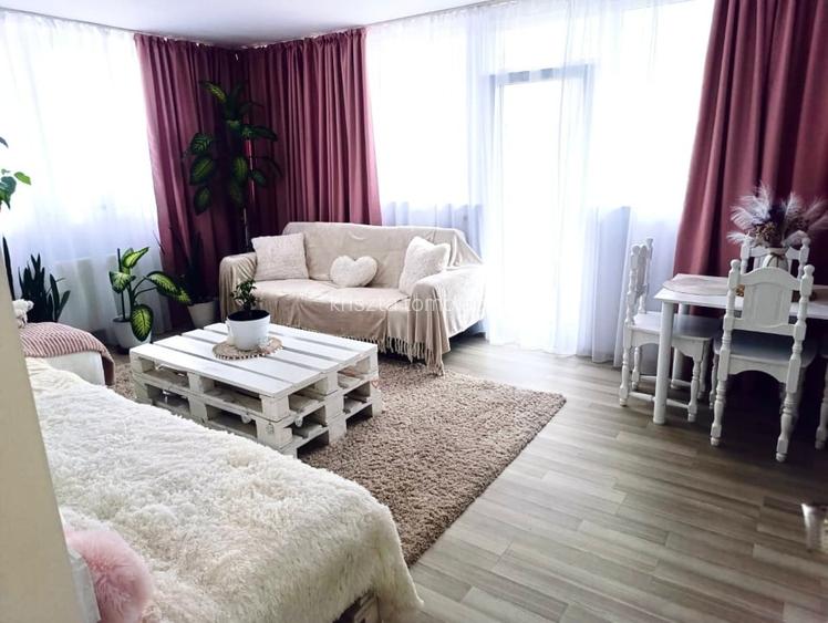 Apartament spatios de 69 mp plus doua balcoane ,zona Terra