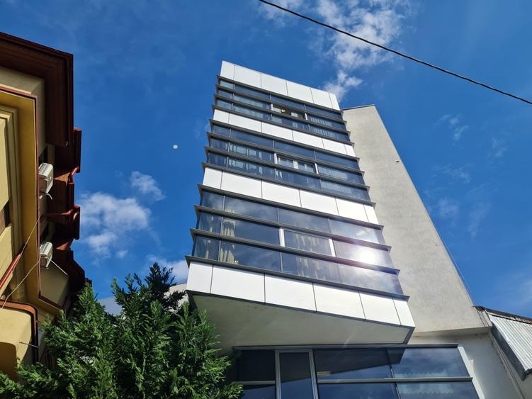 Spatii Birouri, suprafete intre 320-1000 mp - Universitate - 1