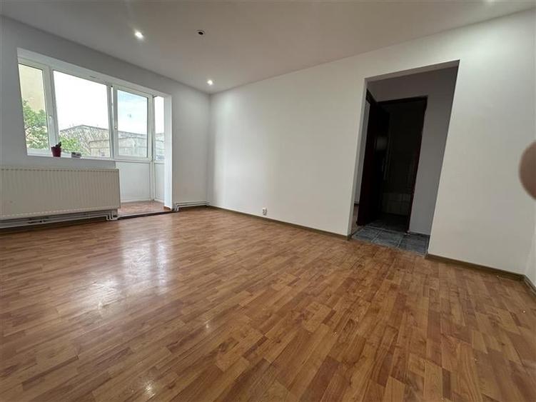 Etaj 2 bloc izolat cu centrala proprie - 2