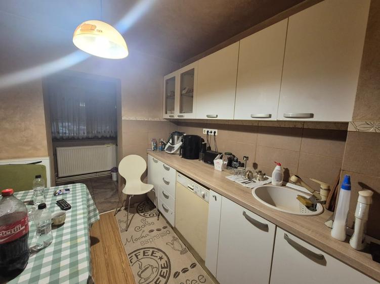 Apartament cu 3 camere decomandat în Obcini