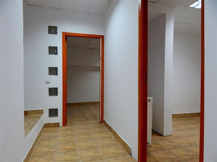 Vila de vanzare pretabila clinica medicala/birouri - 41