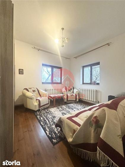 Casa Spatioasa cu Teren de 1000 mp | Poiana - 8