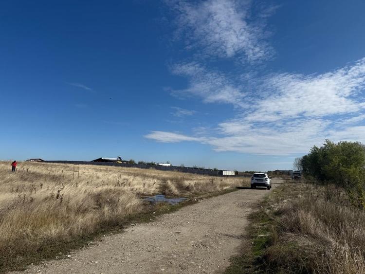 Teren intravilan 2070 mp langa lac PIELESTI, posibilitate RATE !!! - 4