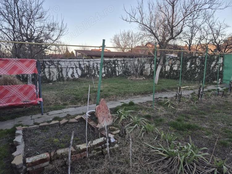 Casa cu 2 camere, Teren 301 mp, acces curte comuna , Pret redus - 3