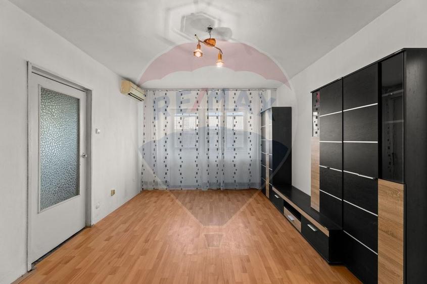 Apartament cu 2 camere de vânzare - zona Alfa - 1