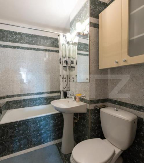 Apartament 3 camere, decomandat, 83 mp, etaj intermediar, zo - 3