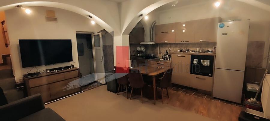 Piata Rosetti, casa Yeni, constructie 2002, finisata complet - 1