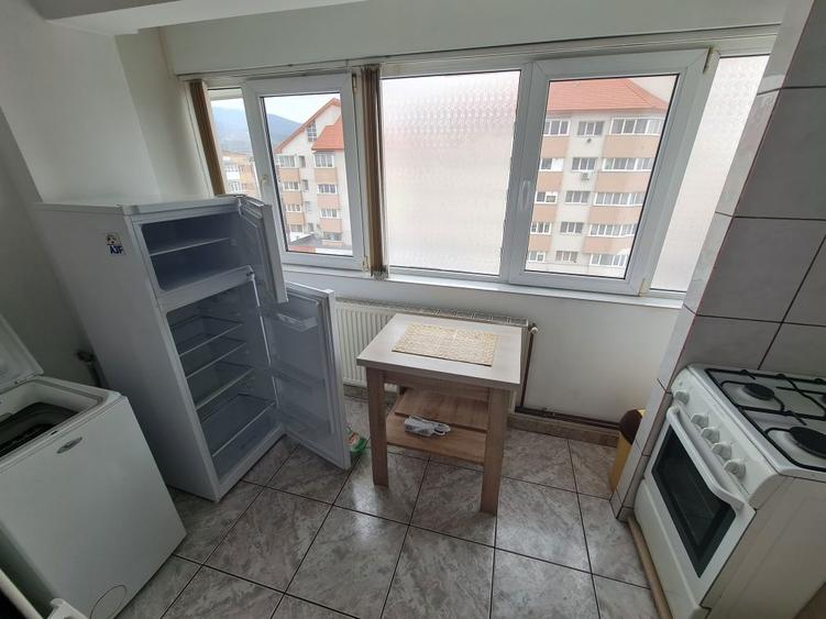 Inchiriez garsoniera zona stadion - 7