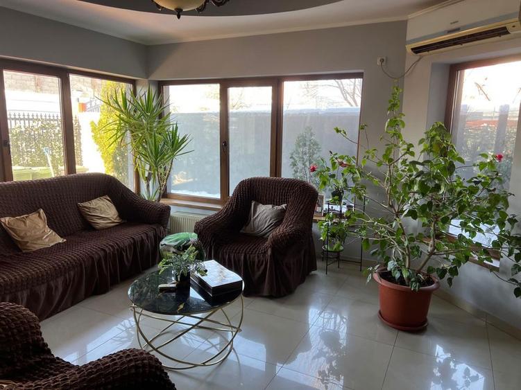 Inchiriez garsoniera in vila organizata precum o pensiune ! - 2