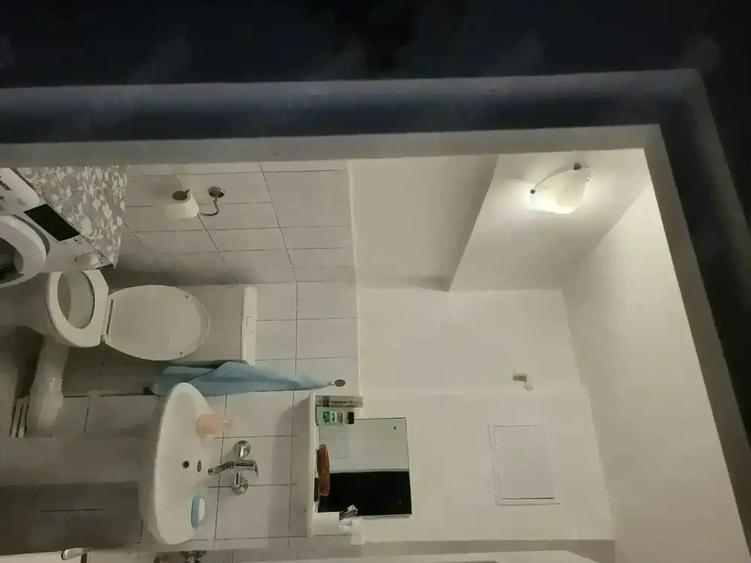 vind apartament cu o comera 44mp ,etaj intermediar ,zona Nord - 7