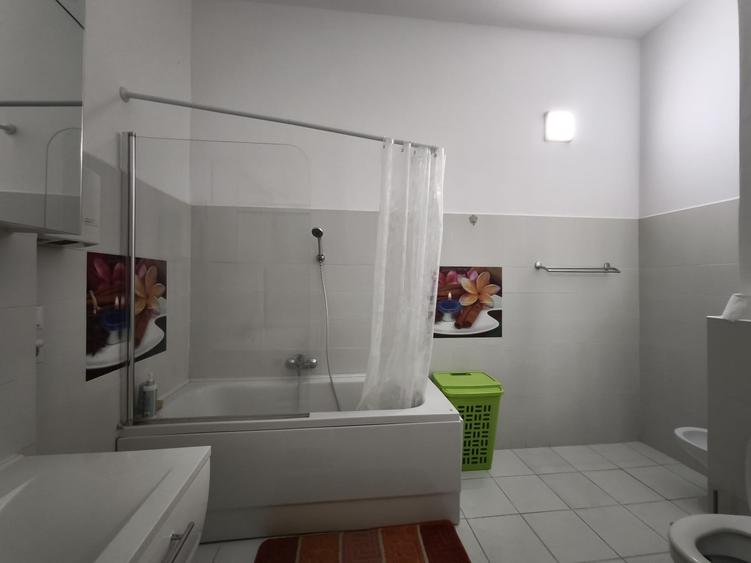 Apartament 3 camere 100 mp  Faleza Nord 700 euro - 19