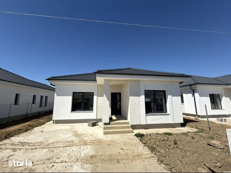 Casă cu 4 camere cu Teren 420 Mp în Bercu Roșu