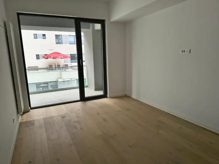 Apartament cu 3 camere decomandat în Aviației