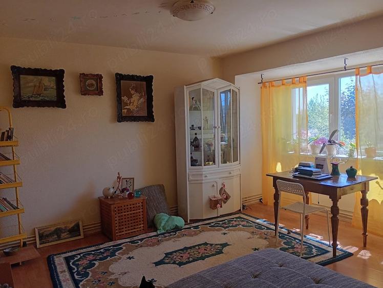 Apartament cu 3 camere decomandat în Central