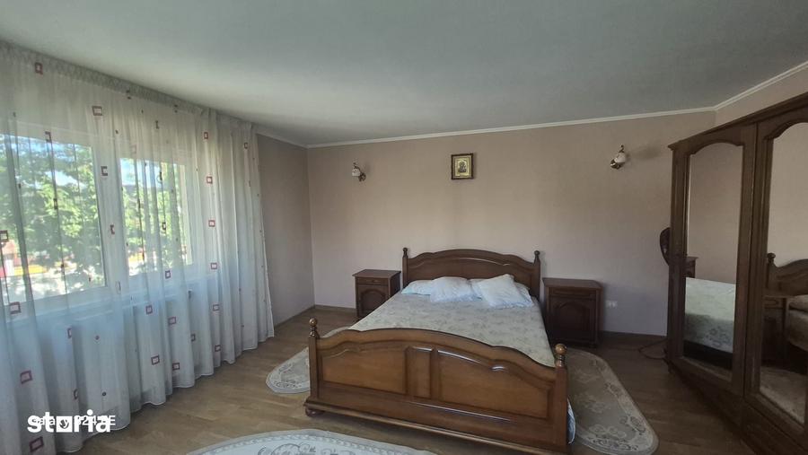 Casă cu 5 camere cu Teren 662 Mp în 1 Mai