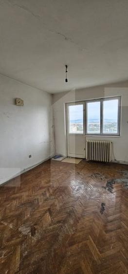 Apartament cu 3 camere decomandat în Spitalului