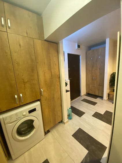 Apartament cu 2 camere semidecomandat, mobilat în Podu Roș