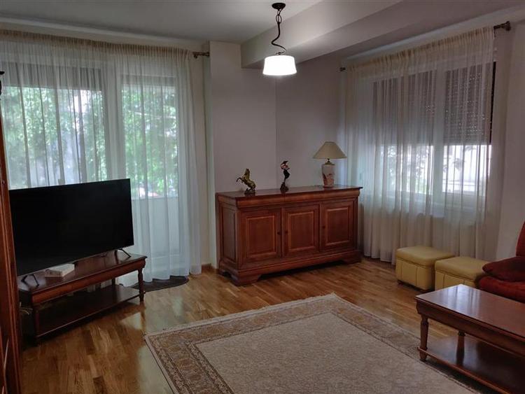 Casă individuală cu 3 camere cu Canalizare în Bucureștii Noi