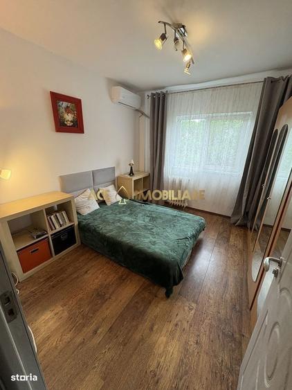Apartament cu 3 camere semidecomandat, mobilat în Turda