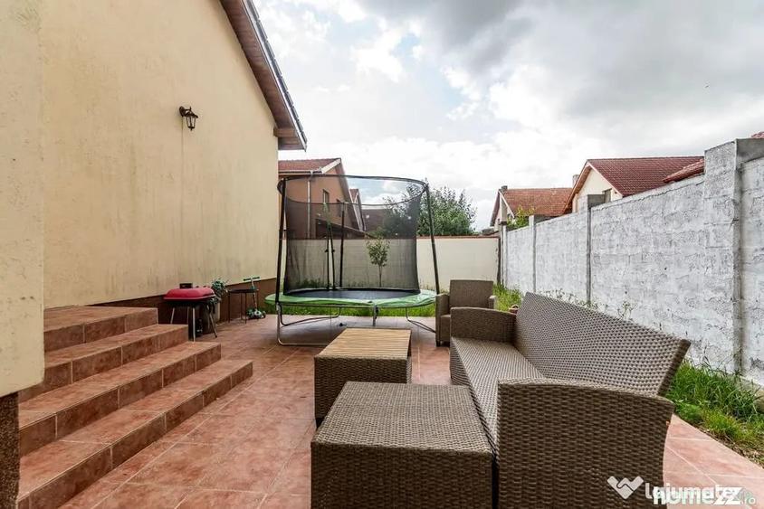 Casă cu 4 camere cu Teren 500 Mp în Vladimirescu
