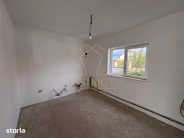 Casă cu 4 camere cu Teren 180 Mp în Ghiroda