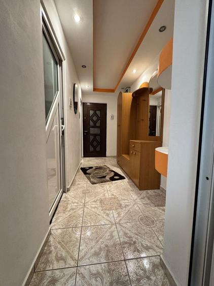 Apartament cu 2 camere semidecomandat în Valea Călugărească