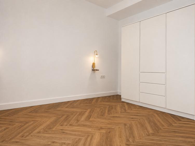Duplex cu 7 camere cu Canalizare în Nord