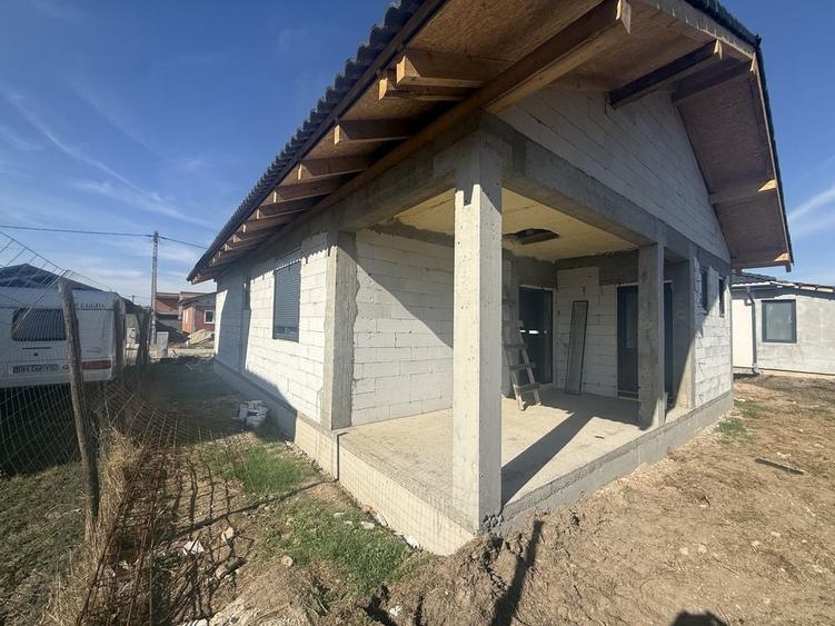Casă cu 3 camere în Cihei