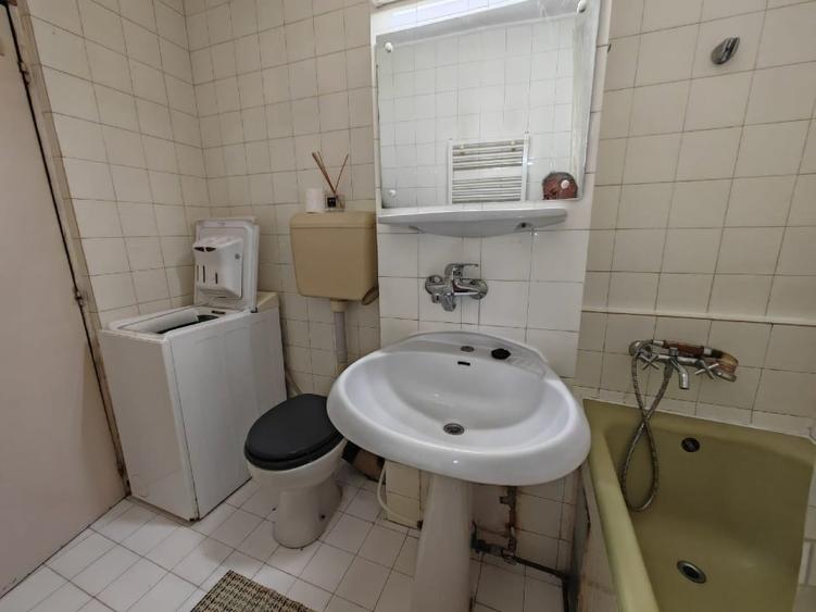 Apartament cu 2 camere decomandat, mobilat în Central