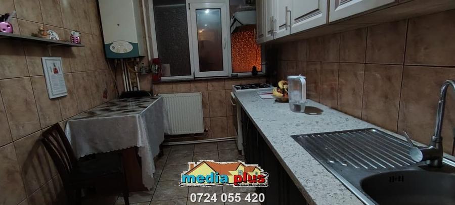 Apartament cu 3 camere semidecomandat în Dunărea