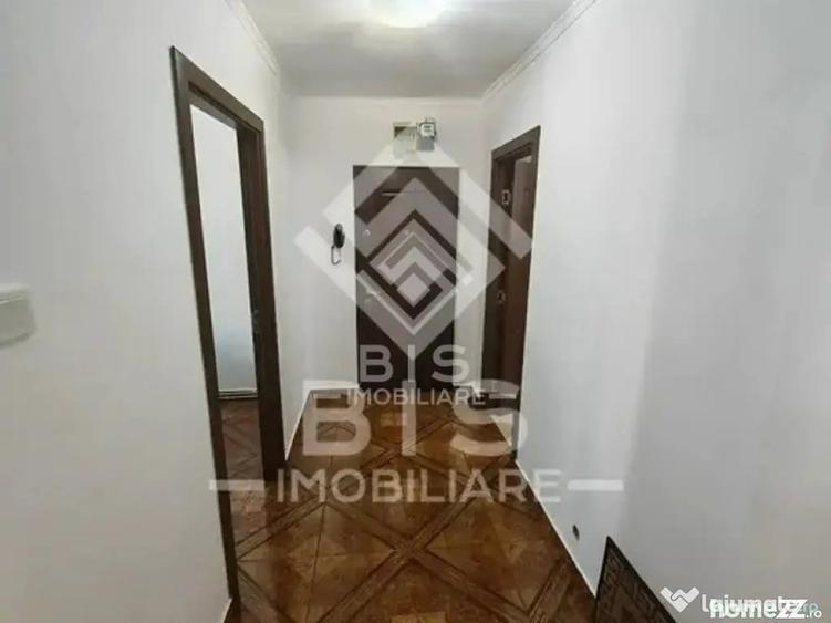 Apartament cu 4 camere decomandat în Independenței
