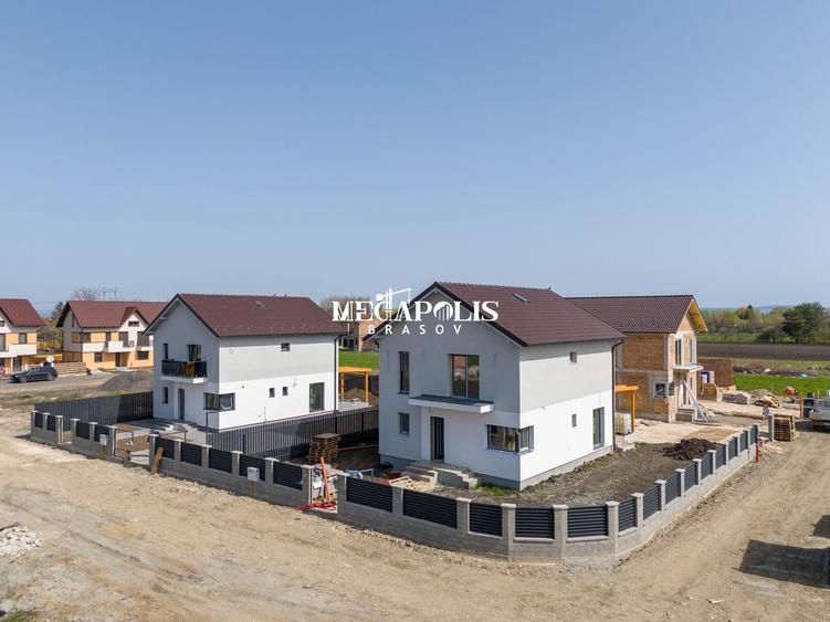 Casă individuală cu 5 camere cu Canalizare în Stupini