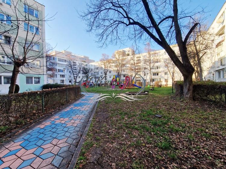 Apartament spatios cu balcon inchis si beci in zona Supeco - 1