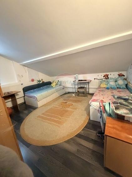 Apartament 3 camere, curte de 140 mp, Bariera Valcii, comision zero - 1